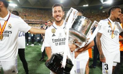 El club blanco explicó que Eden Hazard cuelga las botas y lo hizo haciéndole un homenaje a su brillante carrera deportiva y, obviamente, haciendo hincapié a los títulos que se llevó siendo jugador madridista. "Ante el anuncio de Eden Hazard sobre su retirada del fútbol como jugador profesional, el Real Madrid C. F. quiere mostrar su agradecimiento y su cariño a un jugador que llegó a nuestro club en 2019 y que, durante las cuatro temporadas que perteneció a nuestro equipo, consiguió 8 títulos: 1 Copa de Europa, 1 Mundial de Clubes, 1 Supercopa de Europa, 2 Ligas, 1 Copa del Rey y 2 Supercopas de España. "Desear lo mejor..." Hazard se retira del mundo del fútbol (AFP)