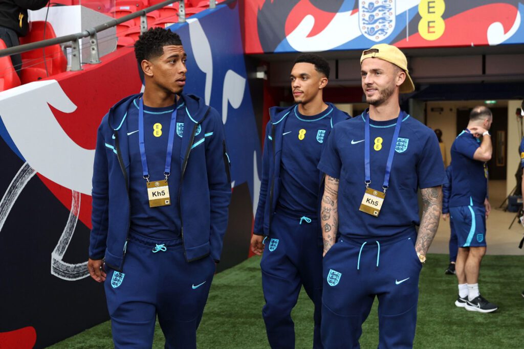 Bellingham con Inglaterra (England)