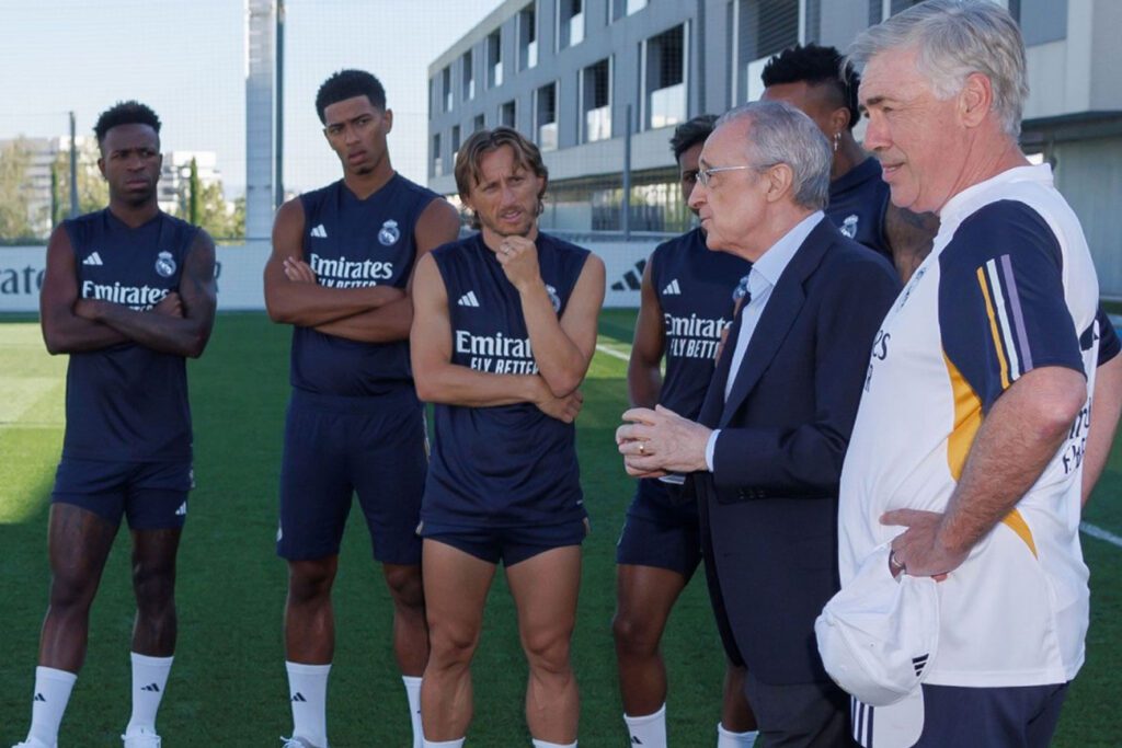 Florentino hablando con la plantilla (Real Madrid)