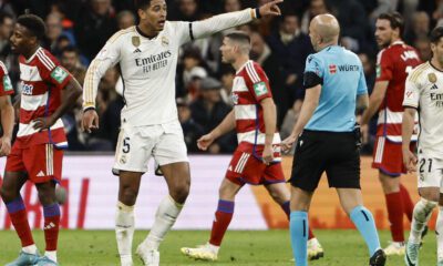 Bellingham hablando con González Fuertes