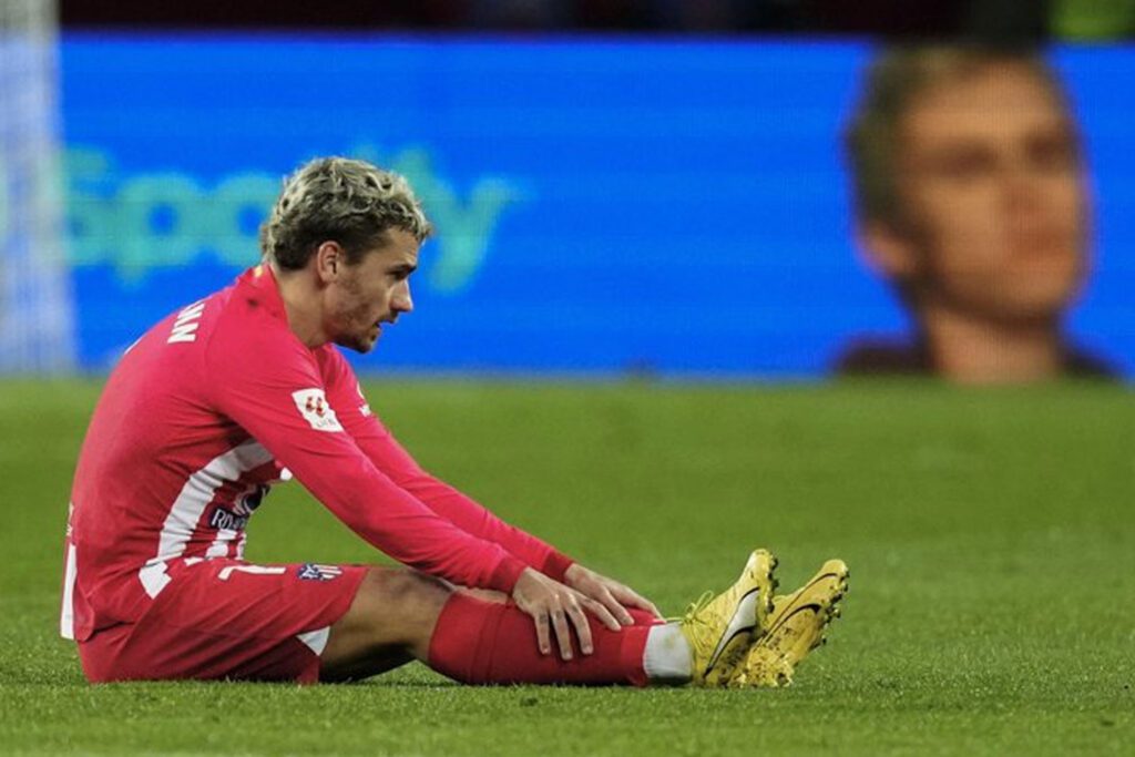 El Barça gana al Atlético de Madrid y lo aleja de la pelea