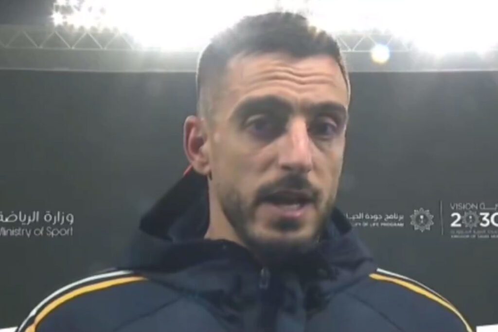 Joselu reivindica su gol: «Sí que la toco, el gol es mío»