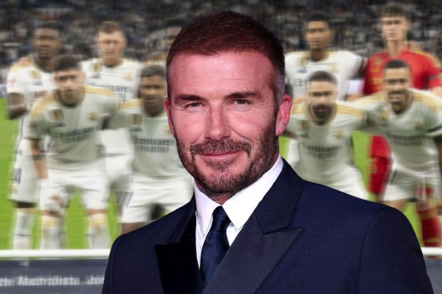 Beckham con un once del Real Madrid de fondo (Agencias)
