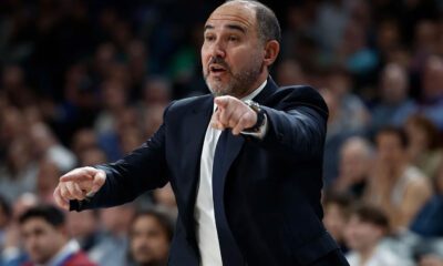 Chus Mateo dirigiendo al Madrid (Real Madrid)