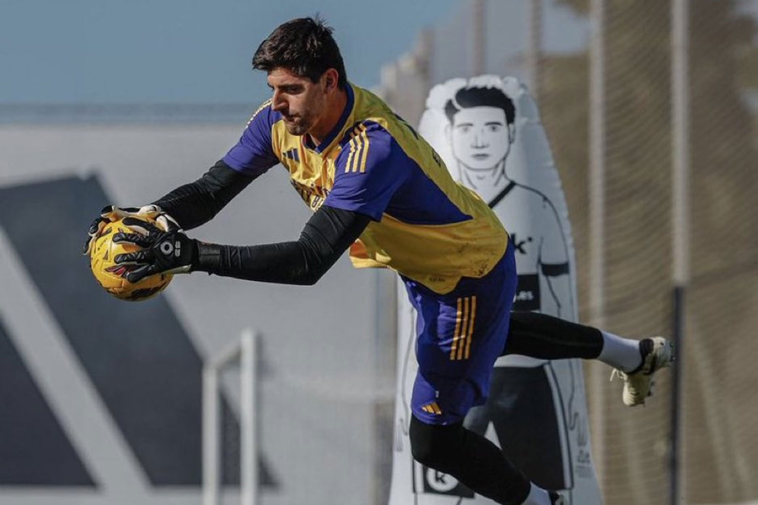 Courtois entrenando (Real Madrid)