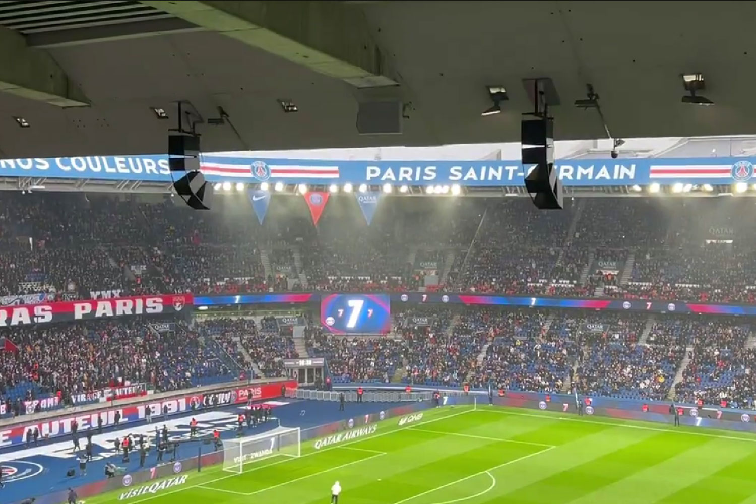 Mbappé en megafonía