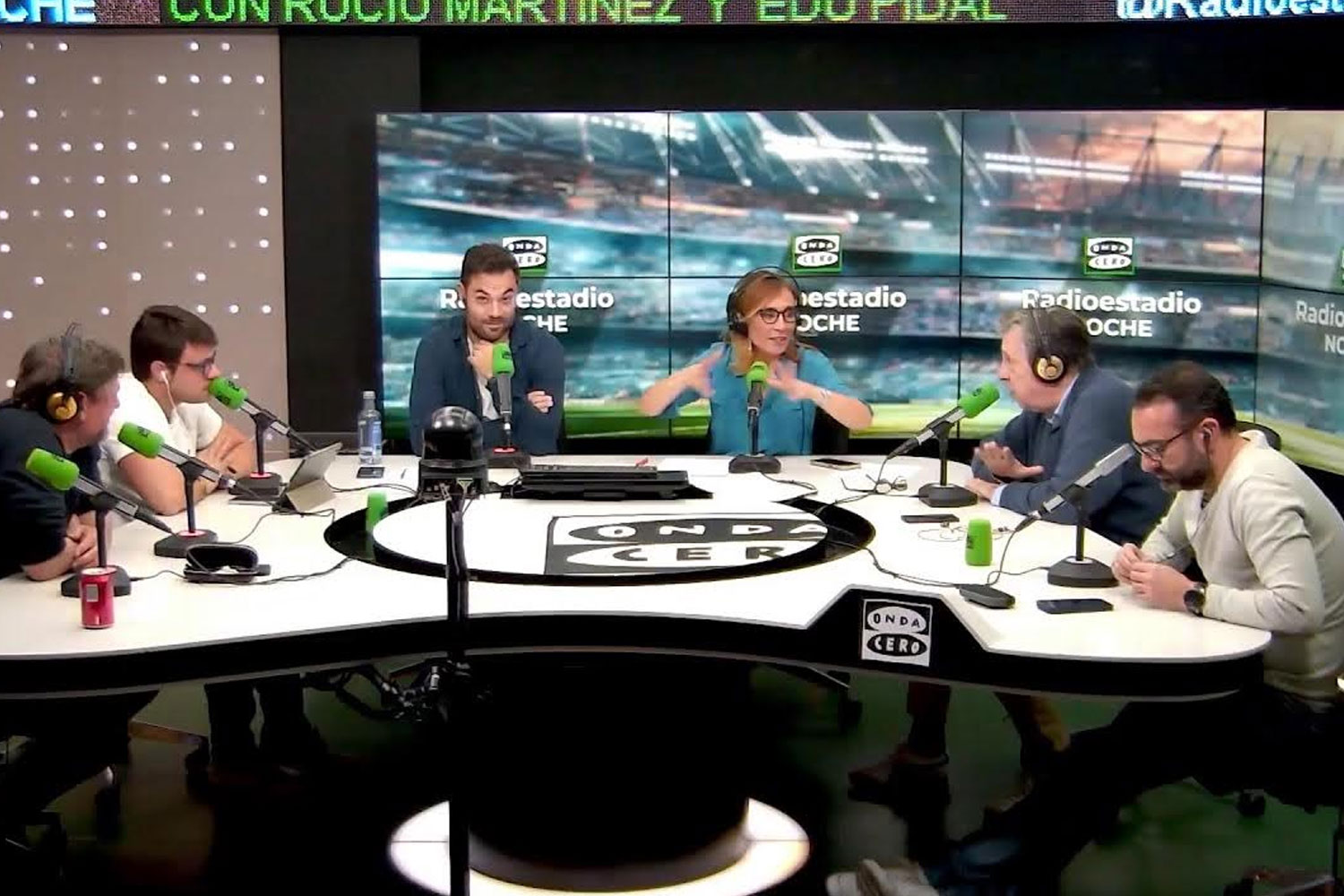 Radio Estadio Noche en un programa