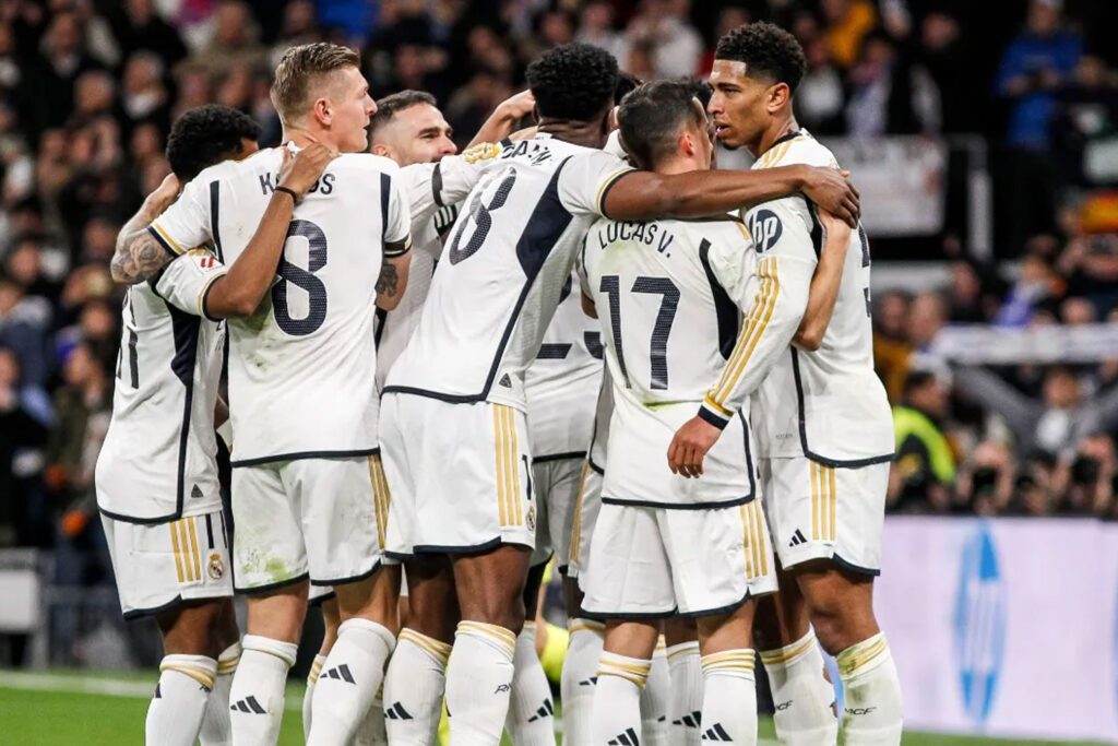 El Real Madrid celebrando un gol (EFE)
