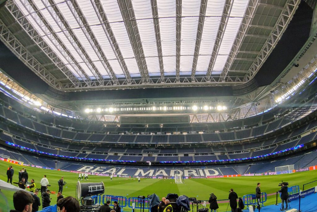 Bernabéu con la cubierta cerrada (SER)