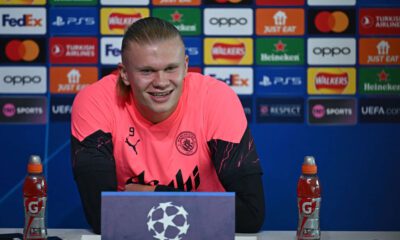 Haaland en rueda de prensa de Champions (AFP)