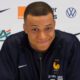 Mbappé en rueda de prensa con Francia