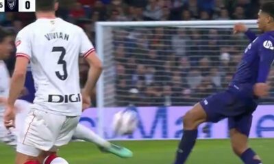 Vesga es el último en tocar la pelota ante Bellingham