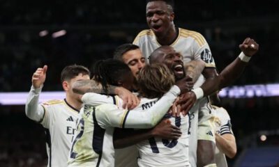El Real Madrid celebrando un gol en el Bernabéu (AFP)