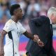 Ancelotti y Vinícius en Montjuïc (Getty)