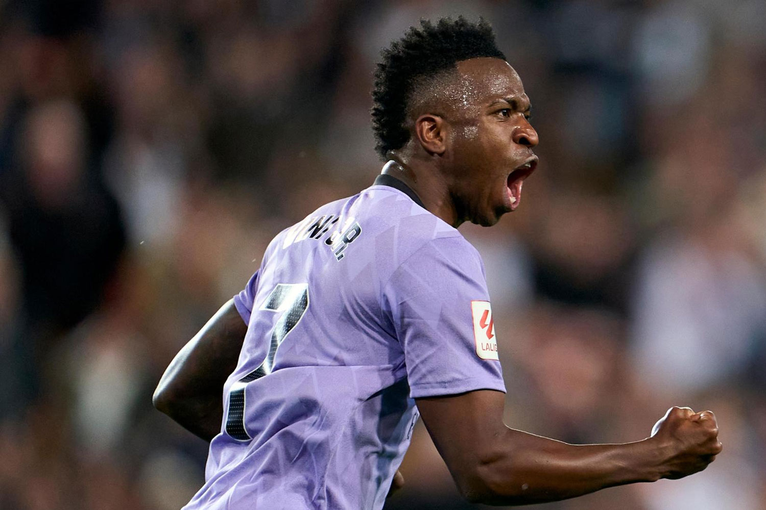 Vinícius celebrando un gol al Valencia (Getty)