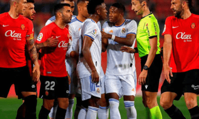 Sánchez Martínez pitando al Madrid (Reuters)