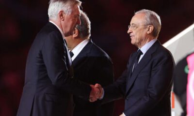 Florentino hablando con Ancelotti en Arabia (Mundo Deportivo)
