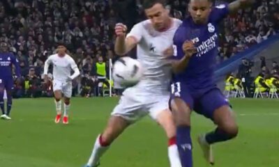 Penalti no pitado de Lekue a Rodrygo