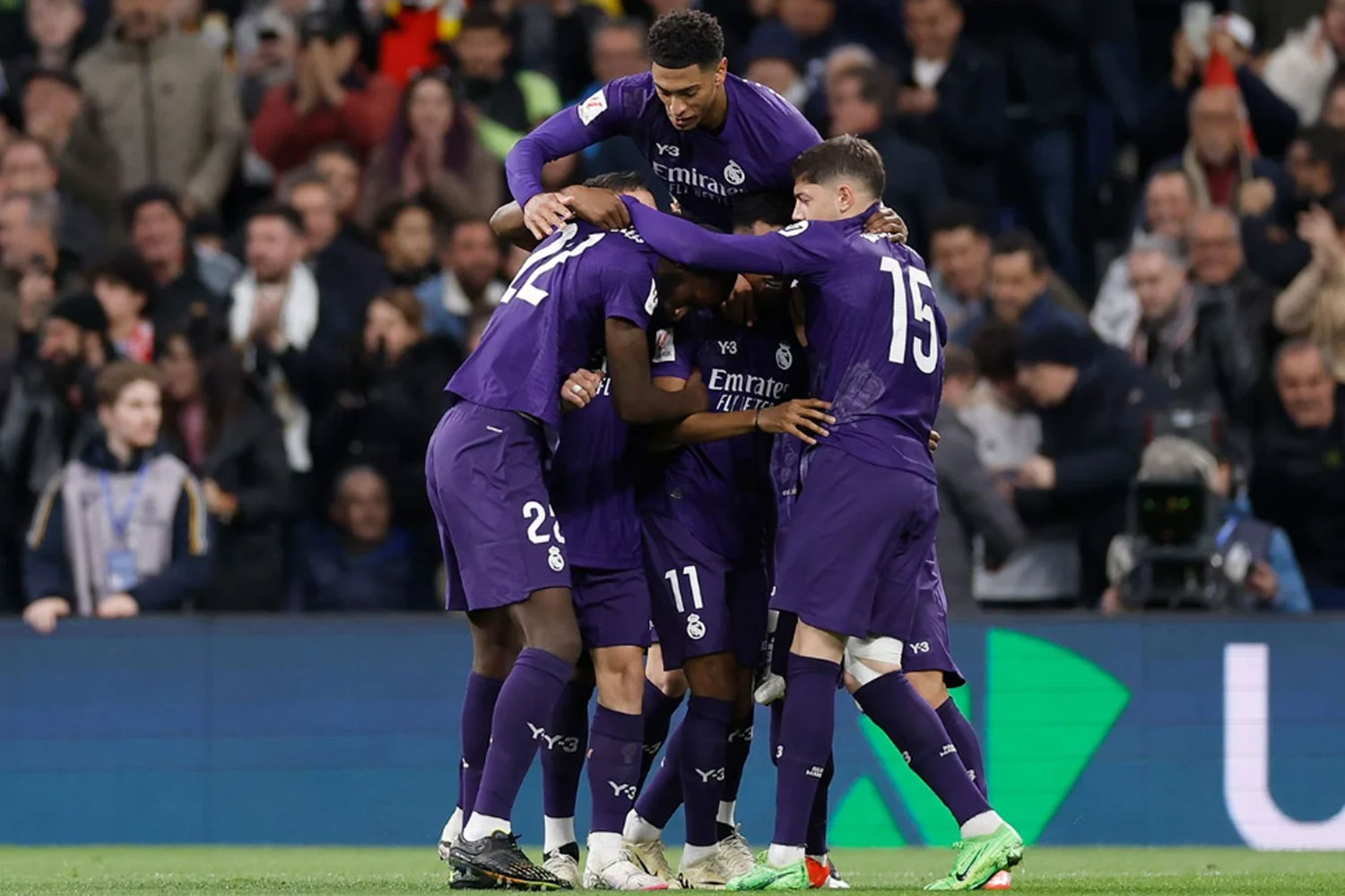 La celebración grupal al gol de Rodrygo (Real Madrid)
