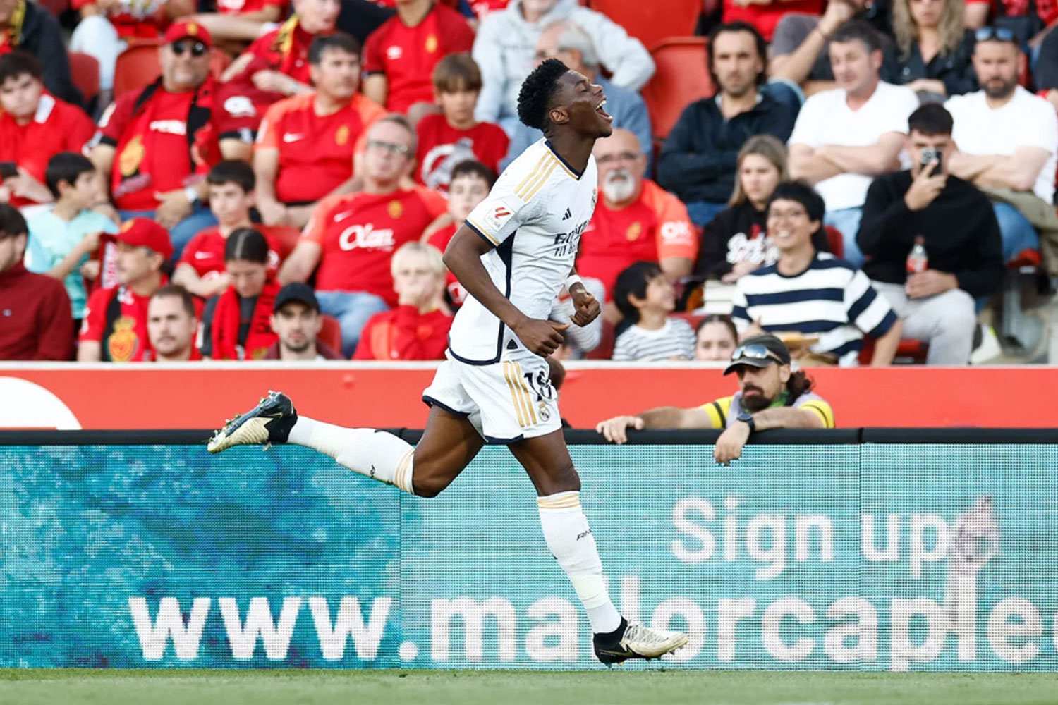 Tchouaméni celebrando su gol en Son Moix (Real Madrid)