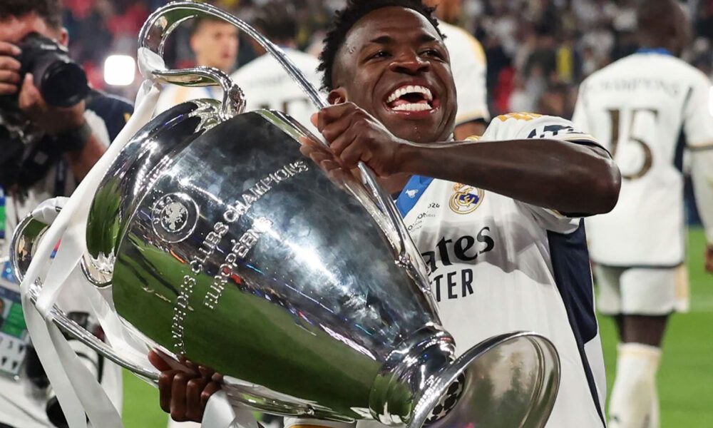 Vinícius se sienta en la mesa de Messi tras decidir otra Champions