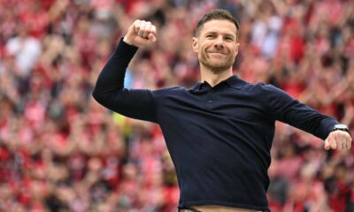 Xabi Alonso celebrando un gol