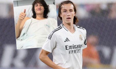 Joan operado y al lado en un partido