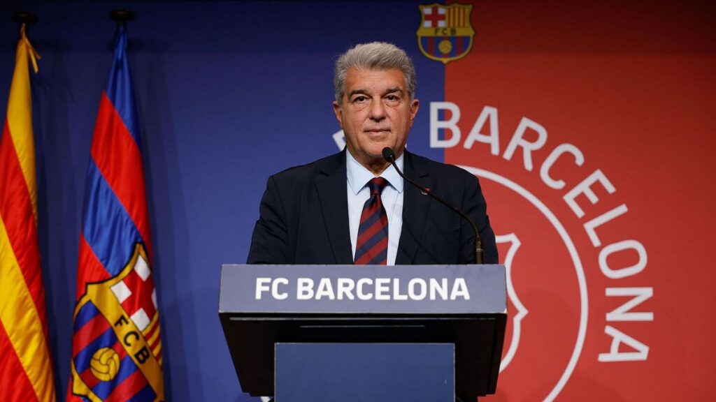 Laporta hablando en un acto del Barça