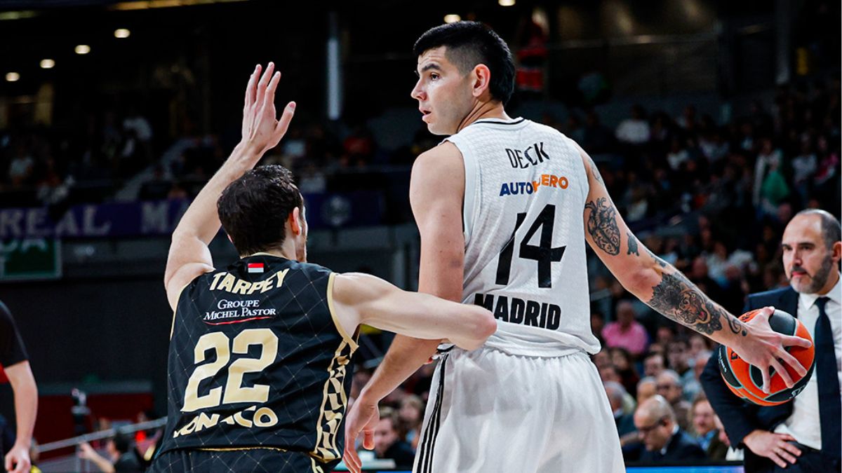 Deck jugando contra el Mónaco