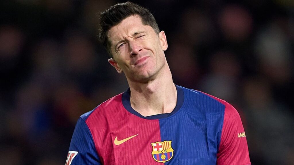 Lewandowski lamentando una ocasión