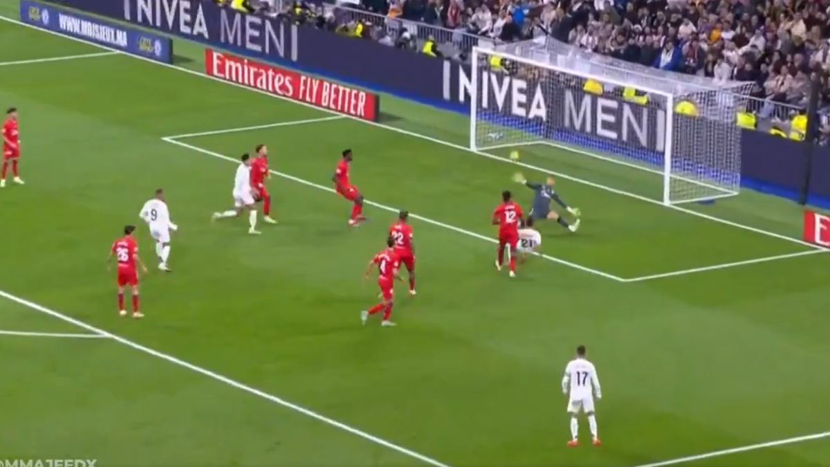 Brahim marcando gol al Sevilla