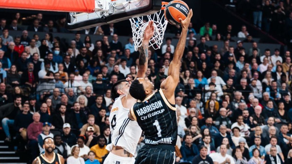 Deck en una jugada contra el ASVEL (Getty)