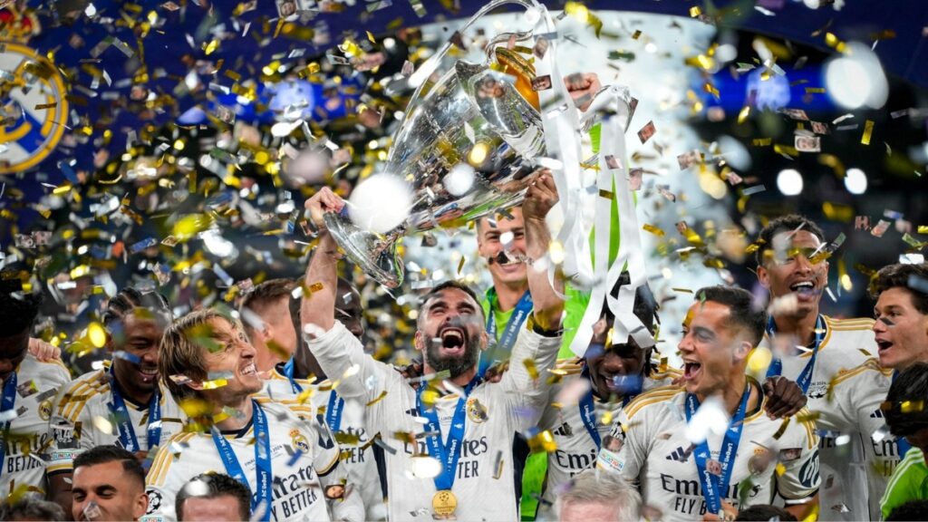 Carvajal levantando la Champions