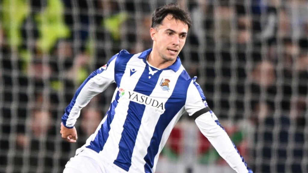 Zubimendi en un partido con la Real Sociedad