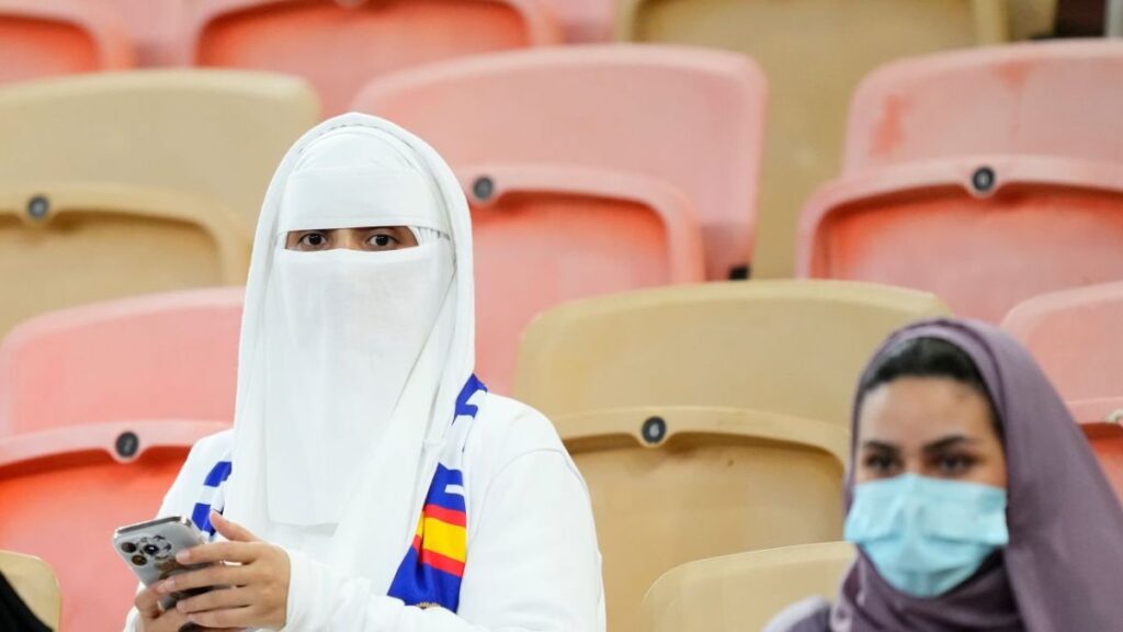 La Supercopa de la vergüenza: «Hubo tocamientos y nos insultaban en árabe»