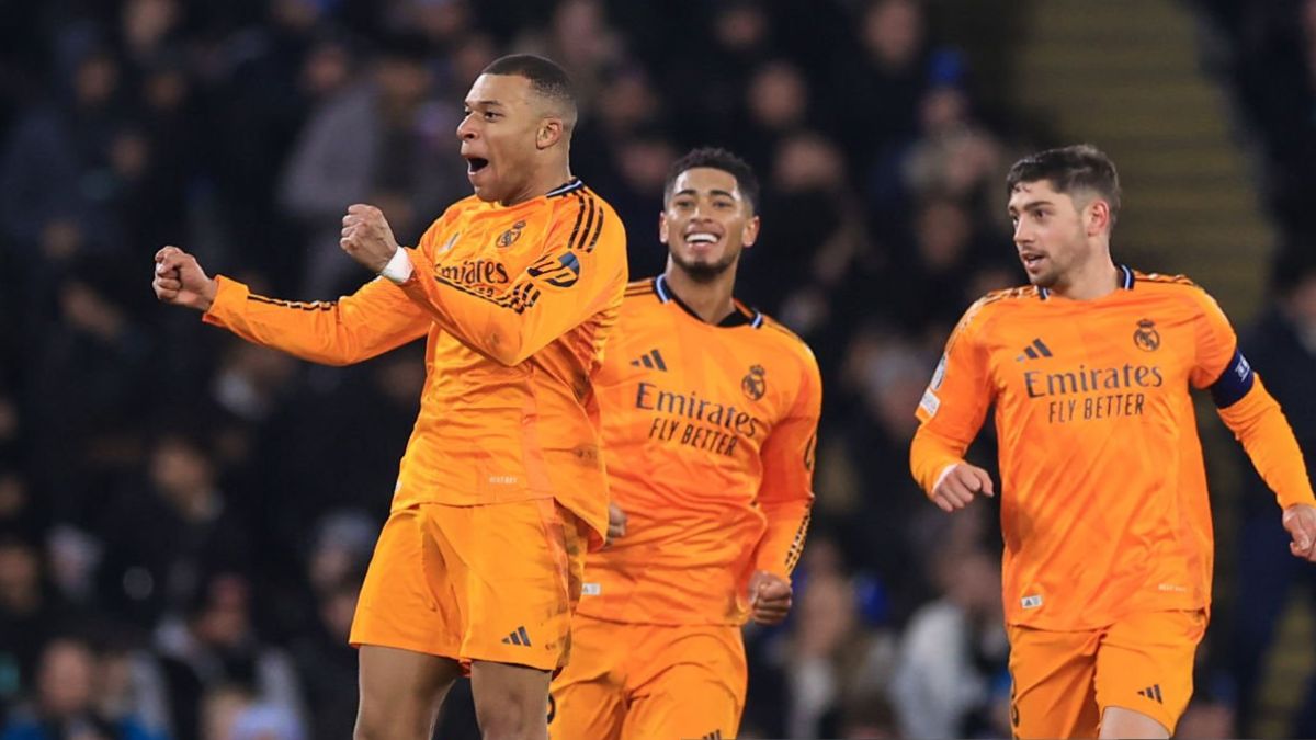 Mbappé, Bellingham y Valverde celebrando un gol en el Etihad