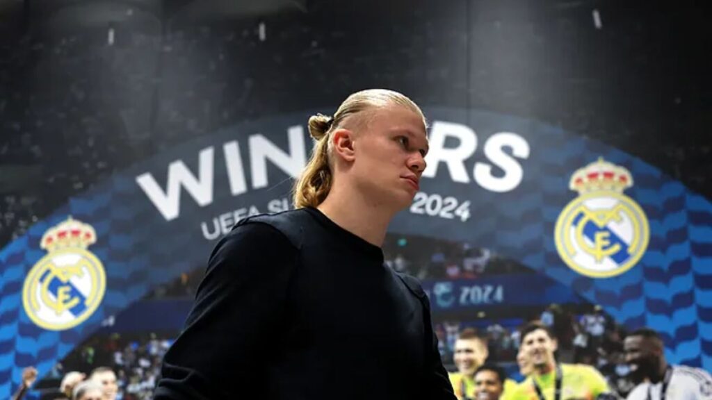 Haaland entrando al Bernabéu