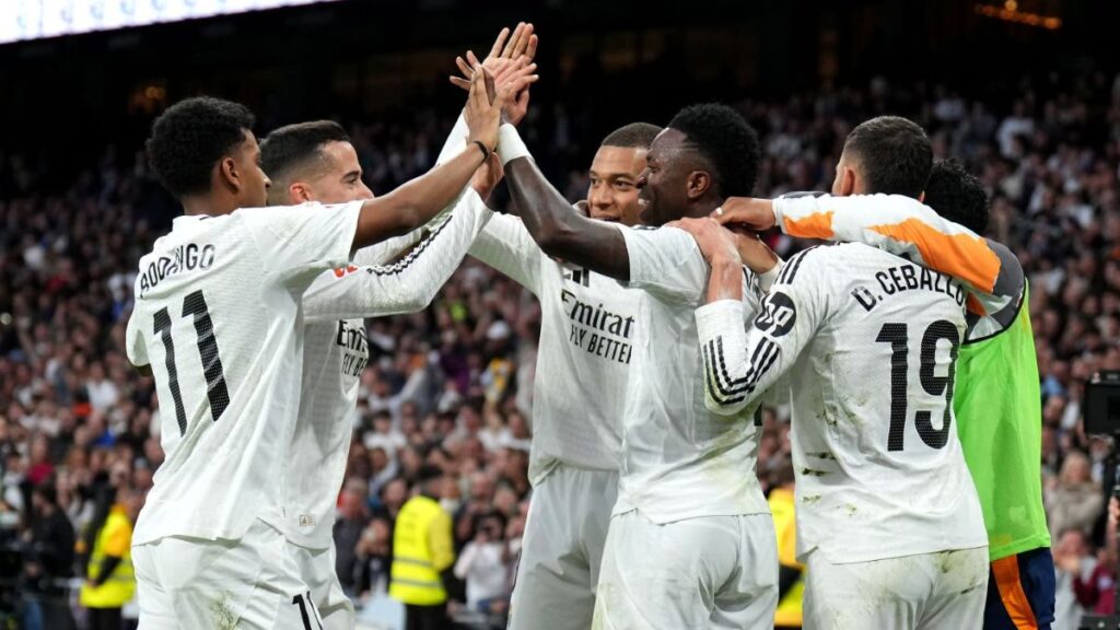 La SER avanza los dos próximos fichajes del Real Madrid: está cerrado y hecho El Real Madrid celebrando un gol al Girona