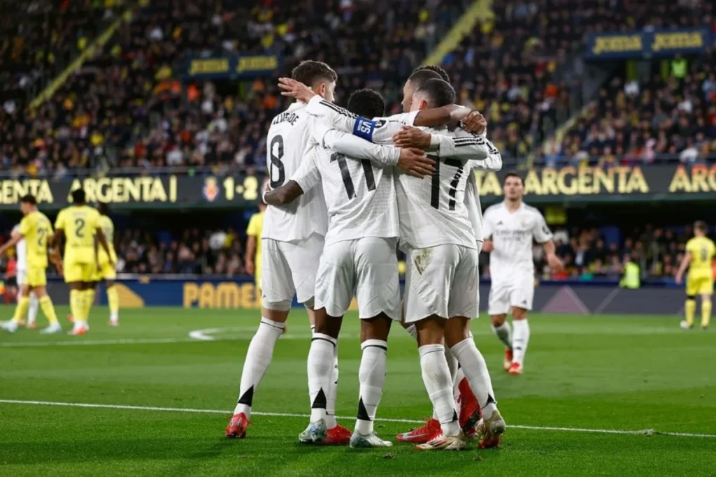 Jugadores del Real Madrid celebrando un gol en Villarreal