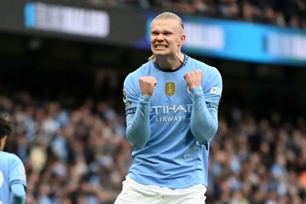Haaland celebrando un gol con el City