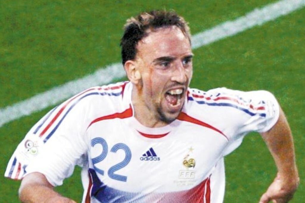 Ribéry celebrando un gol con Francia