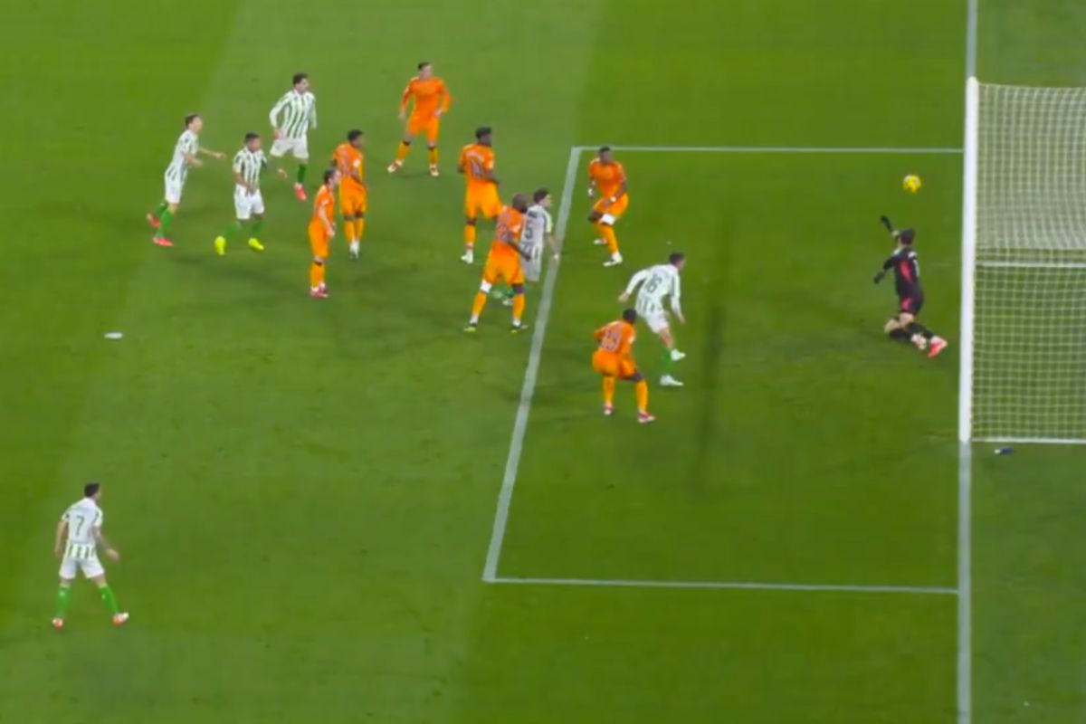 La parada de Courtois en el Benito Villamarín