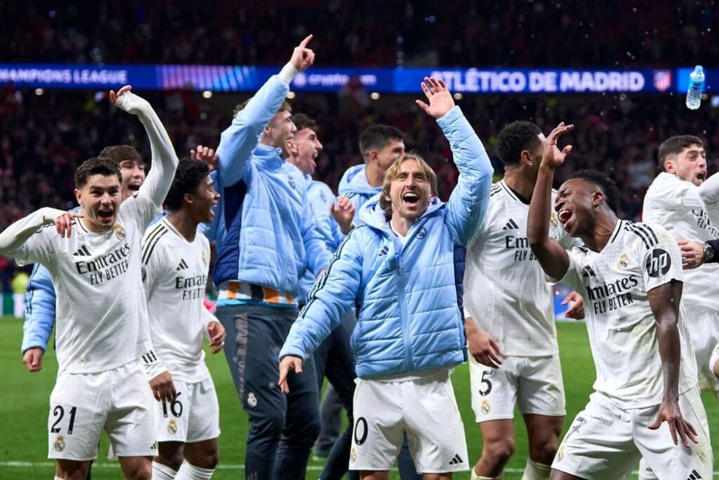 El vestuario del Real Madrid pactó un bonus económico por eliminar al Atlético El Real Madrid celebrando en el Metropolitano
