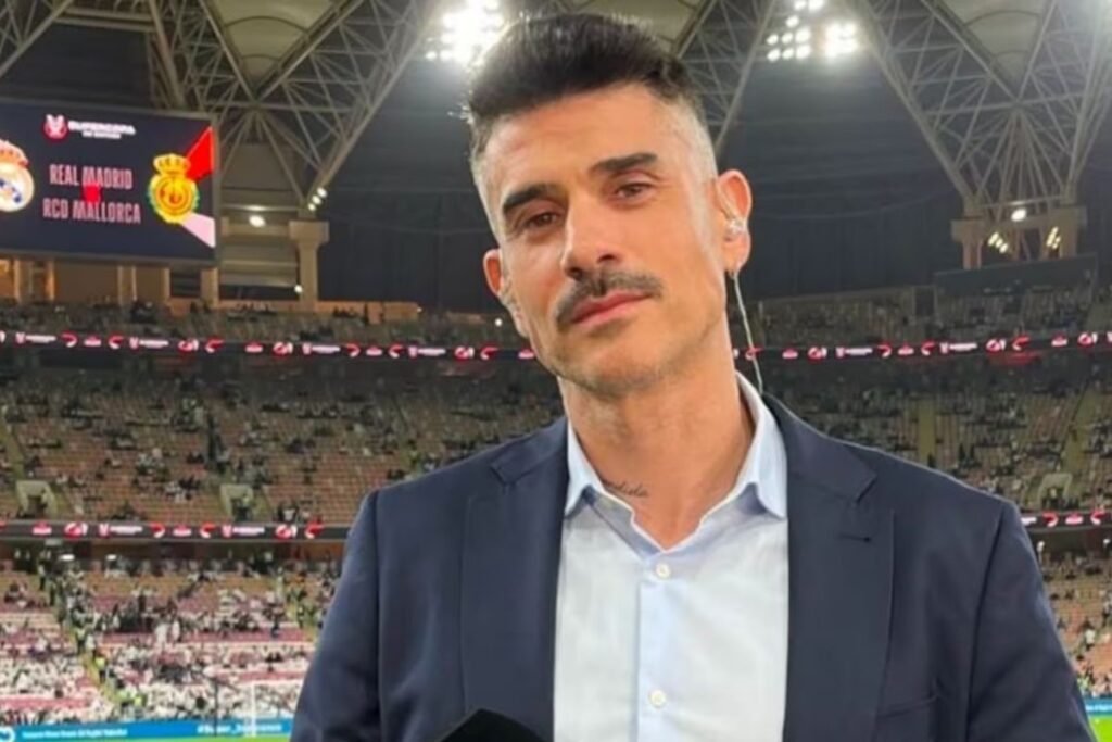 Álvaro Benito haciendo de comentarista