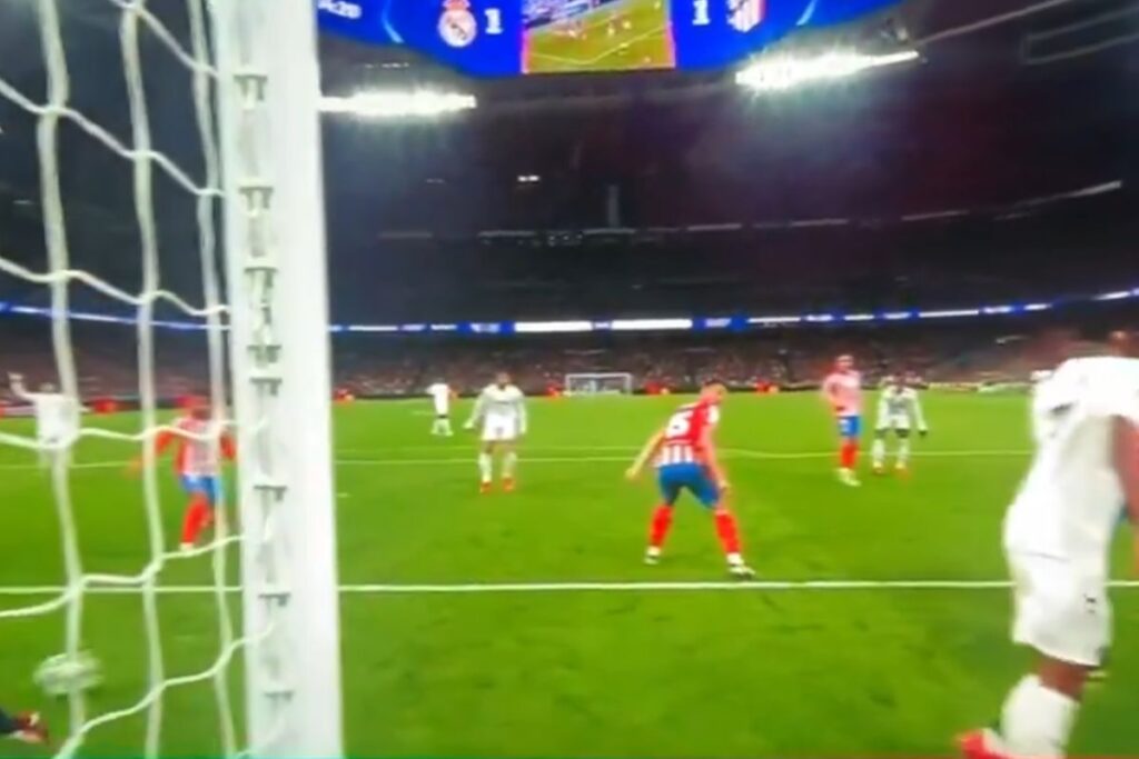 La acción del gol de Brahim desde dentro de la portería