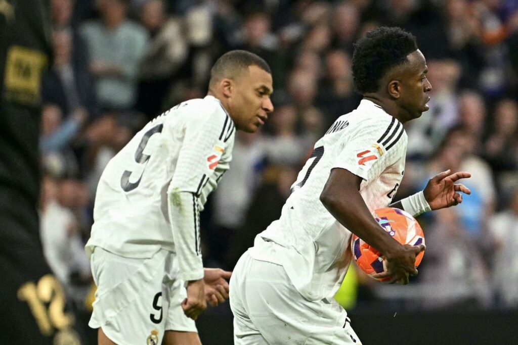 Vinicius celebrando su gol al Valencia