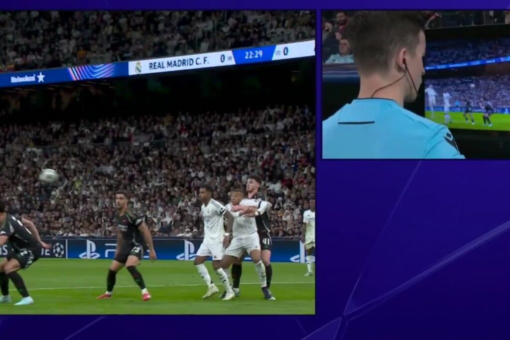 Letexier anuló un penalti a Mbappé que sí que pitó en el otro área