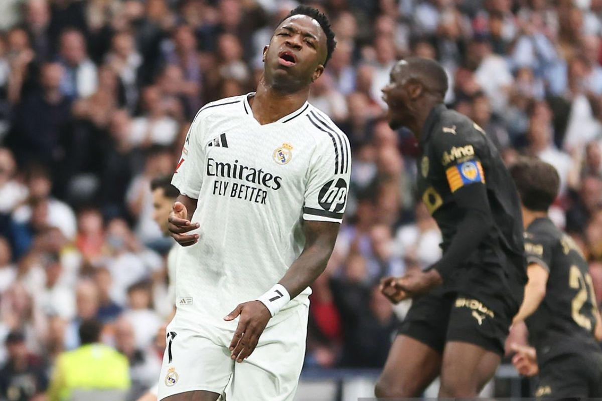 Vinicius falló un penalti ante el Valencia