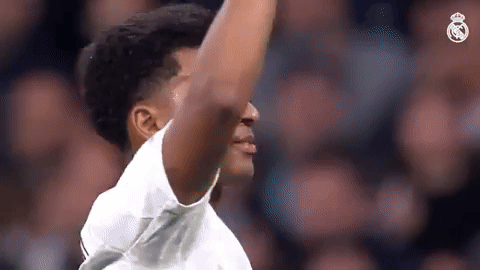 Rodrygo pide un aumento de sueldo: fuerza su salida Rodrygo celebrando sus goles