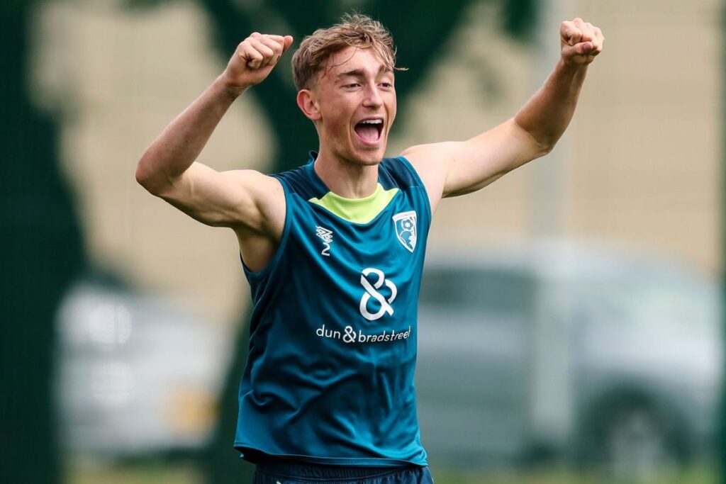 Dean Huijsen celebrando un gol en un entrenamiento